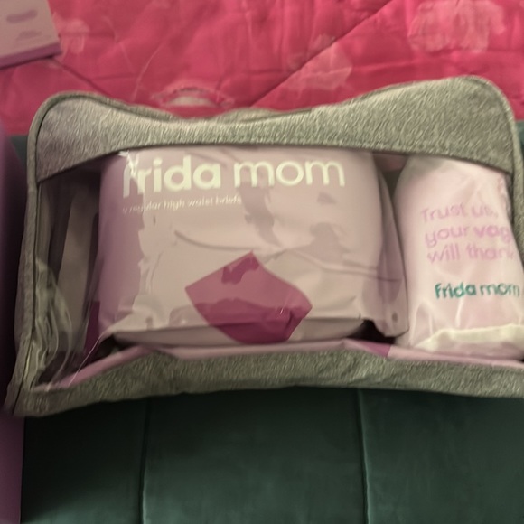 Brand New Fridamom C-section Recovery Kit - Picture 2 of 5